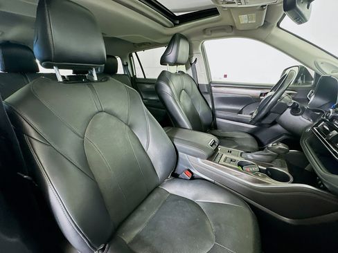 Used 2020 Toyota Highlander Limited image 34