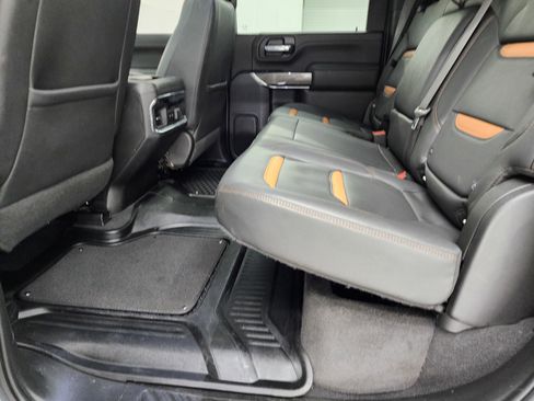 Used 2022 GMC Sierra 2500 AT4 w/ AT4 Premium Plus Package image 9