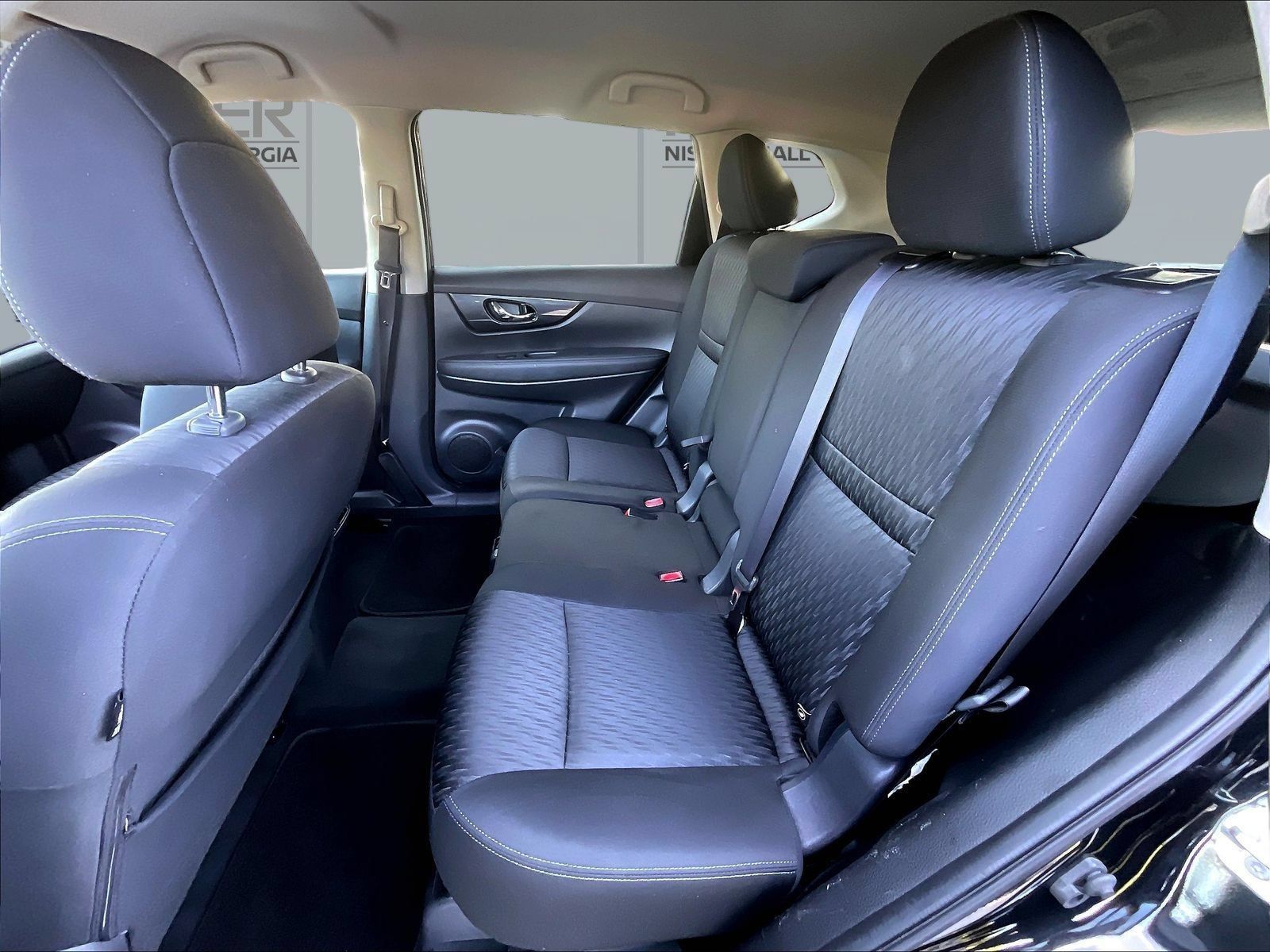Used 2020 Nissan Rogue SV FWD image 18