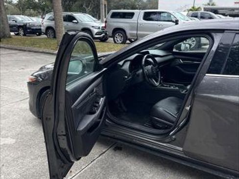 Used 2019 MAZDA MAZDA3 Hatchback w/ Premium Package image 10