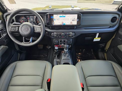 New 2025 Jeep Gladiator Mojave w/ Convenience Group image 5