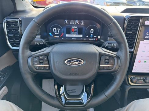 Used 2024 Ford Ranger Lariat w/ FX4 Off-Road Package image 23