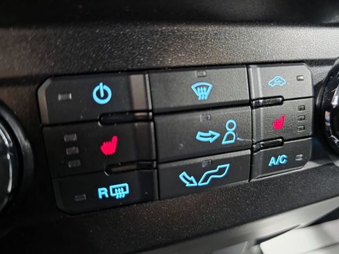 Used 2019 Ford F150 XLT w/ Equipment Group 302A Luxury AWD/4WD image 18