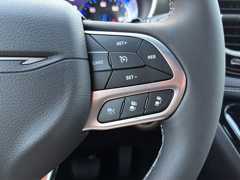 New 2027 Chrysler Pacifica Select FWD image 20