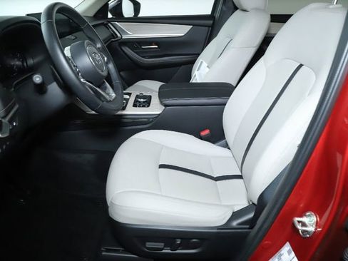 Certified 2025 MAZDA CX-70 Plug-In Hybrid w/ Premium Pkg image 28