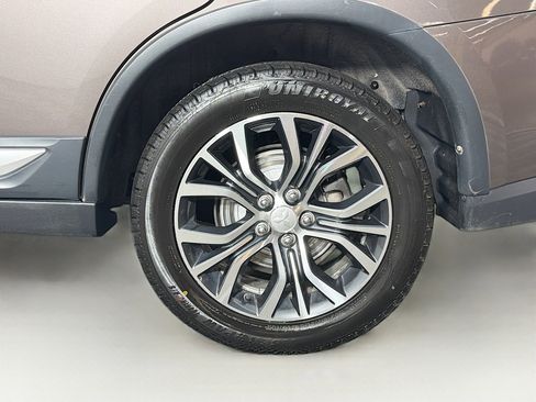 Used 2018 Mitsubishi Outlander SE image 30