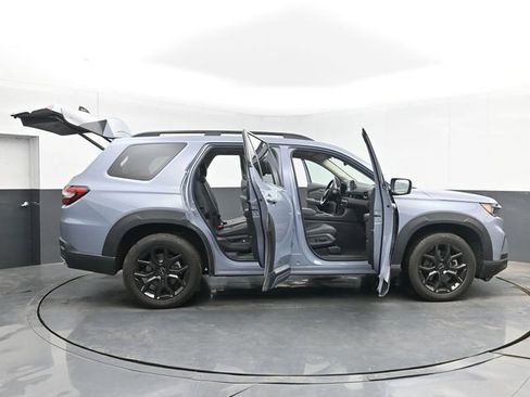 Used 2025 Honda Pilot Touring image 53