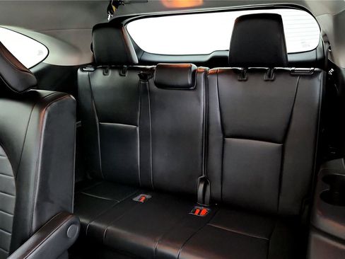 Used 2022 Toyota Highlander XLE image 33
