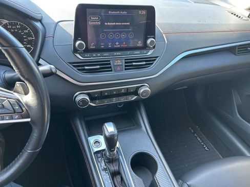 Used 2019 Nissan Altima 2.5 SR w/ SR Premium Package image 12