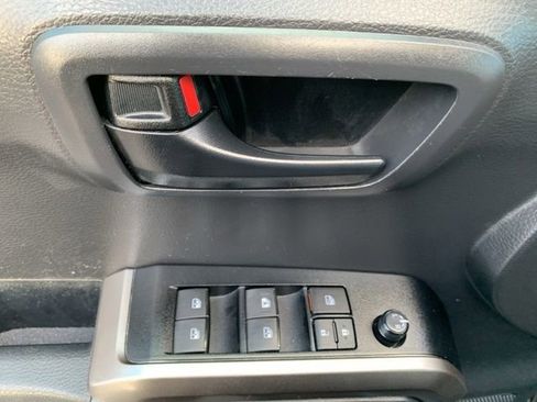 Used 2022 Toyota Tacoma SR5 image 14