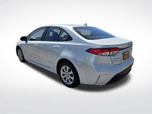 Used 2025 Toyota Corolla LE FWD image 6
