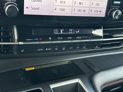 Used 2021 Toyota Sienna XSE w/ XSE Plus Package image 21