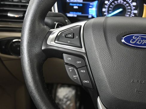 Used 2017 Ford Fusion SE w/ Fusion SE Technology Package FWD image 36