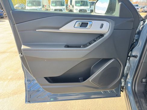 New 2026 Ford Explorer Active w/ Active Comfort Package image 24