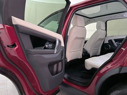 Used 2022 Land Rover Discovery Sport SE image 21