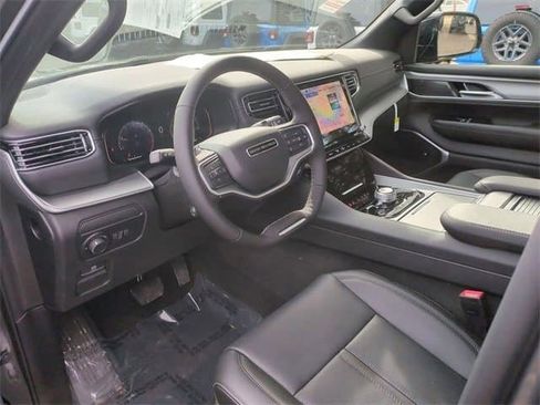 New 2026 Jeep Grand Wagoneer 4WD image 9