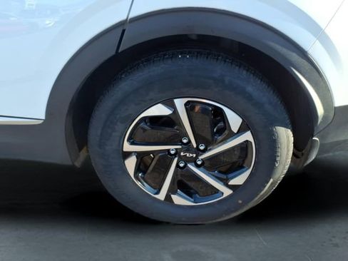 Used 2023 Kia Sportage LX image 12
