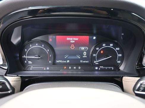 Used 2022 Lincoln Corsair FWD image 12