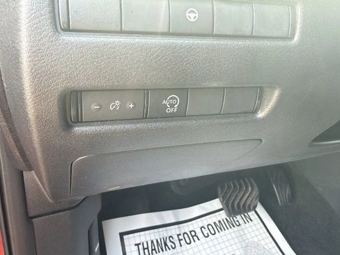 Used 2023 Nissan Rogue SV FWD image 18