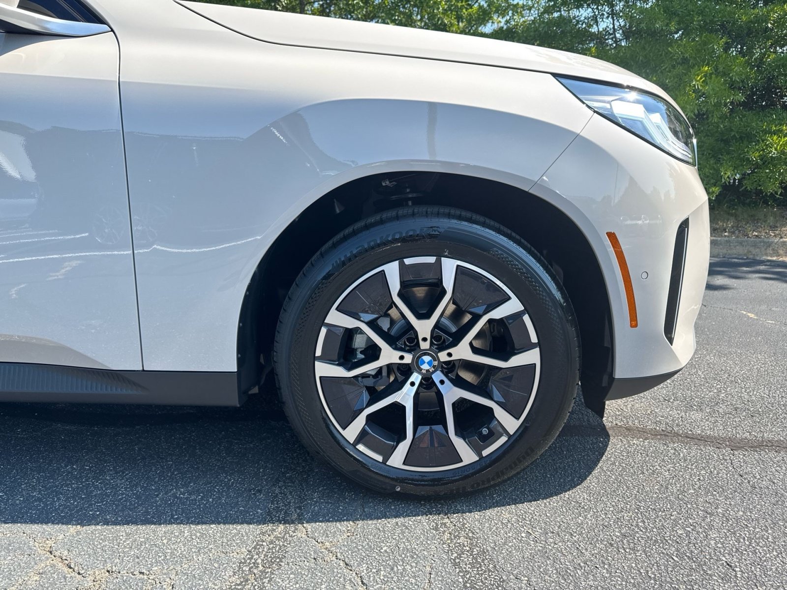 New 2026 BMW X3 xDrive30i w/ Premium Package AWD/4WD image 2