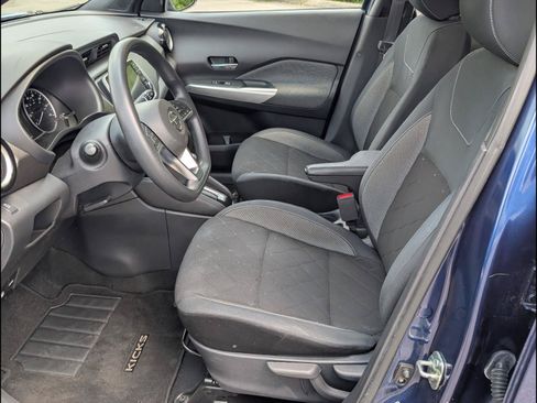Used 2019 Nissan Kicks SV FWD image 14