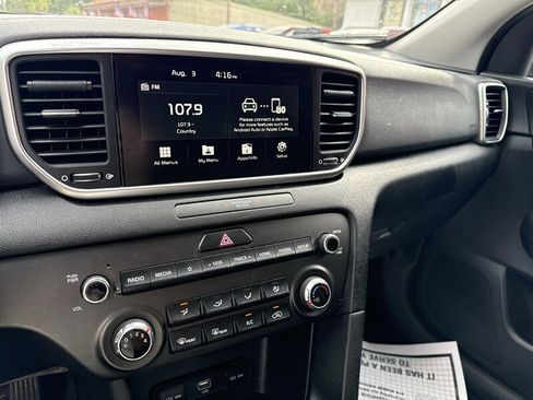 Used 2020 Kia Sportage LX AWD/4WD image 9