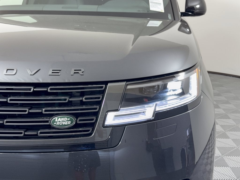 New 2026 Land Rover Range Rover Long Wheelbase SE AWD/4WD image 12