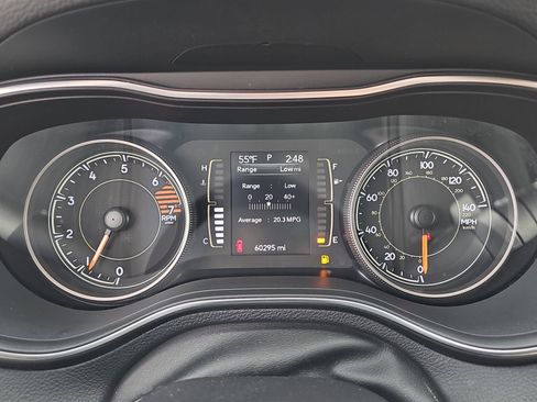 Used 2019 Jeep Cherokee Latitude Plus w/ Cold Weather Group image 18