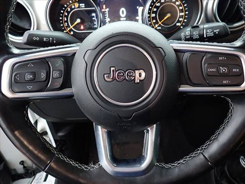 Used 2020 Jeep Wrangler Unlimited Sahara w/ Cold Weather Group AWD/4WD image 13