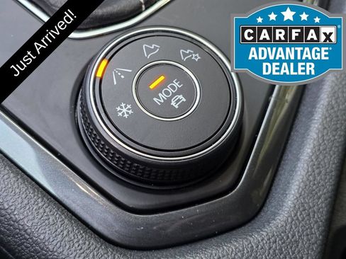 Used 2024 Volkswagen Tiguan SEL R-Line AWD/4WD image 25