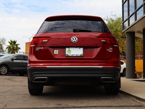 Used 2018 Volkswagen Tiguan SEL w/ 3rd Row Seat Package AWD/4WD image 12