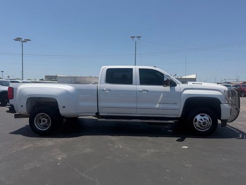 Used 2018 GMC Sierra 3500 Denali w/ Duramax Plus Package AWD/4WD image 10