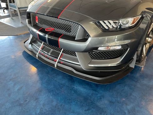 Used 2020 Ford Mustang Shelby GT350R w/ GT350R Equipment Group 920A RWD image 5