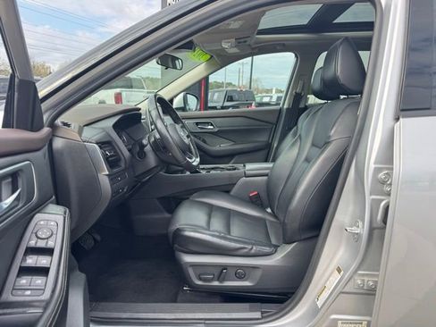 Used 2021 Nissan Rogue SV w/ Premium Package image 22