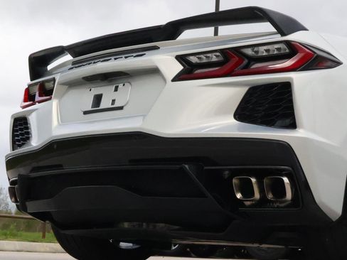 Used 2021 Chevrolet Corvette Stingray Convertible w/ Z51 Performance Package image 12