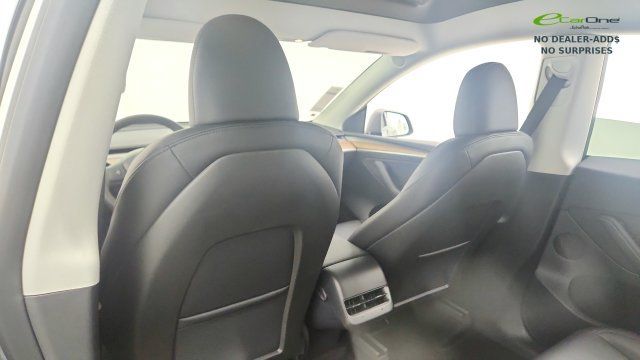 Used 2025 Tesla Model Y Long Range RWD image 31
