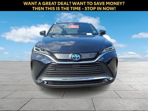 Used 2024 Toyota Venza XLE AWD/4WD image 3