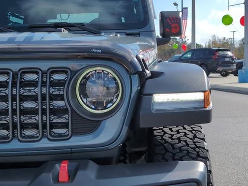 Used 2024 Jeep Wrangler Rubicon w/ Safety Group image 11