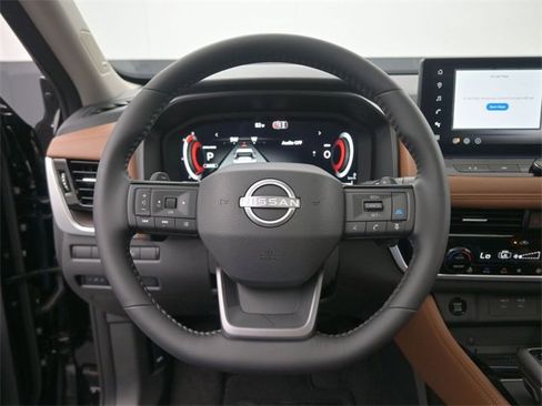 New 2026 Nissan Rogue Platinum w/ Platinum Premium Package image 2