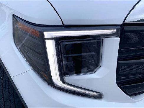 Certified 2024 GMC Sierra 1500 Pro w/ Pro Value Package image 42