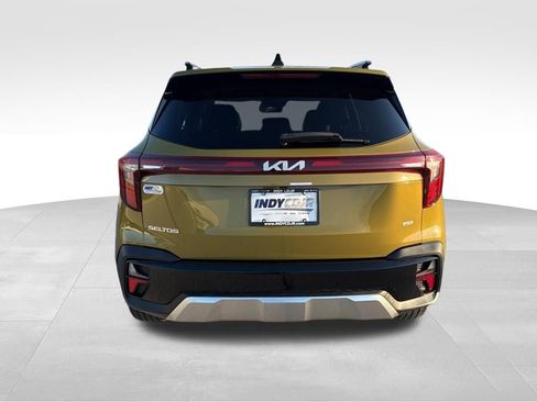 Used 2024 Kia Seltos SX w/ SX Sunroof Package image 5