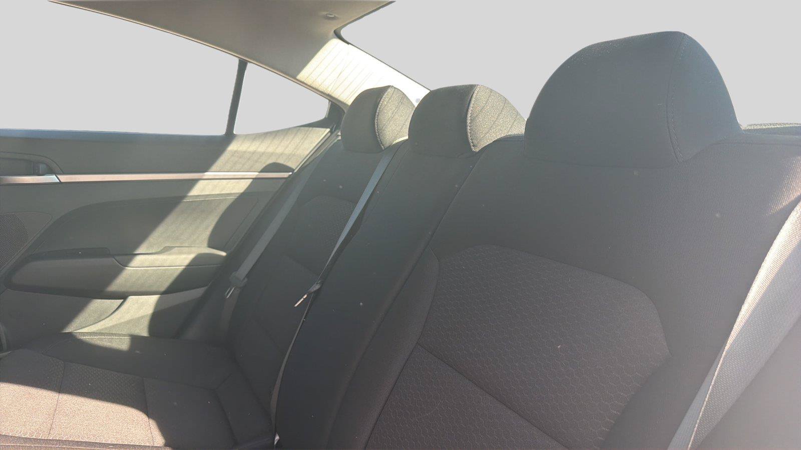 Used 2020 Hyundai Elantra SE w/ Cargo Package (C1) FWD image 16