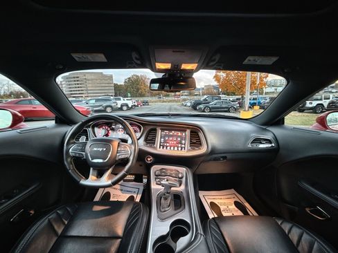 Used 2016 Dodge Challenger SRT Hellcat image 23