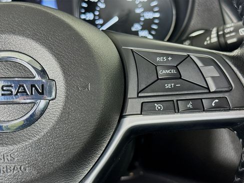 Used 2021 Nissan Rogue Sport SV AWD/4WD image 14
