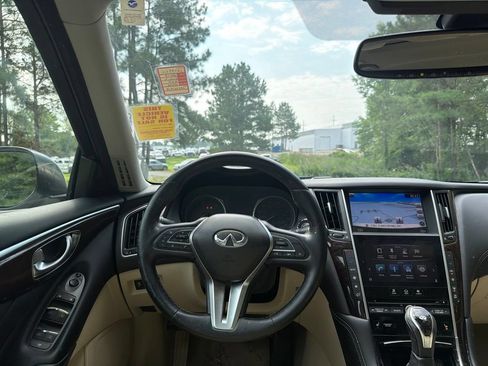 Used 2018 INFINITI Q50 Luxe w/ Essential Package (3.0T Luxe) RWD image 10