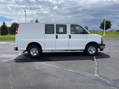 Used 2024 Chevrolet Express 2500 w/ Driver Convenience Package RWD image 6