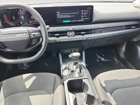 Used 2025 Kia K4 FWD image 12