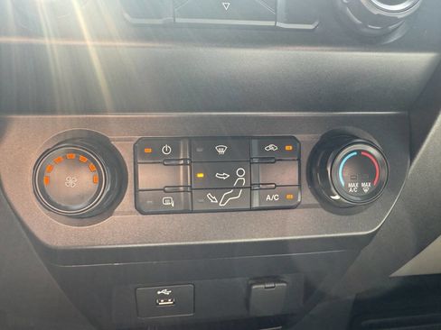 Used 2022 Ford F250 XL w/ Power Equipment Group image 20