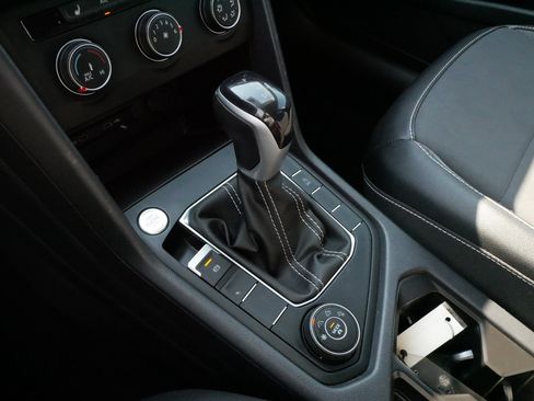Certified 2022 Volkswagen Taos SE AWD/4WD image 24
