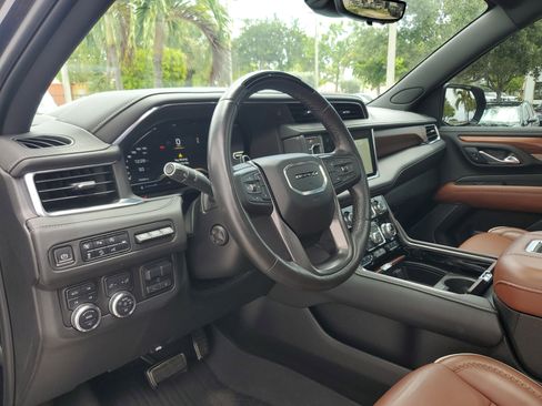 Used 2023 GMC Yukon XL Denali Ultimate w/ LPO, Floor Liner Package AWD/4WD image 10